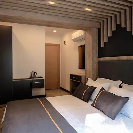 Badawood Arjin Ayvalı