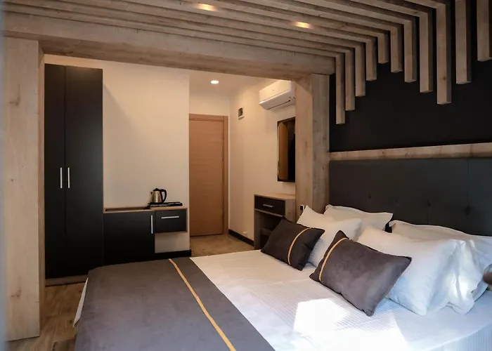 Badawood Arjin Ayvalı